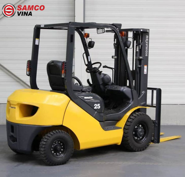 Xe nâng dầu 2.5 tấn