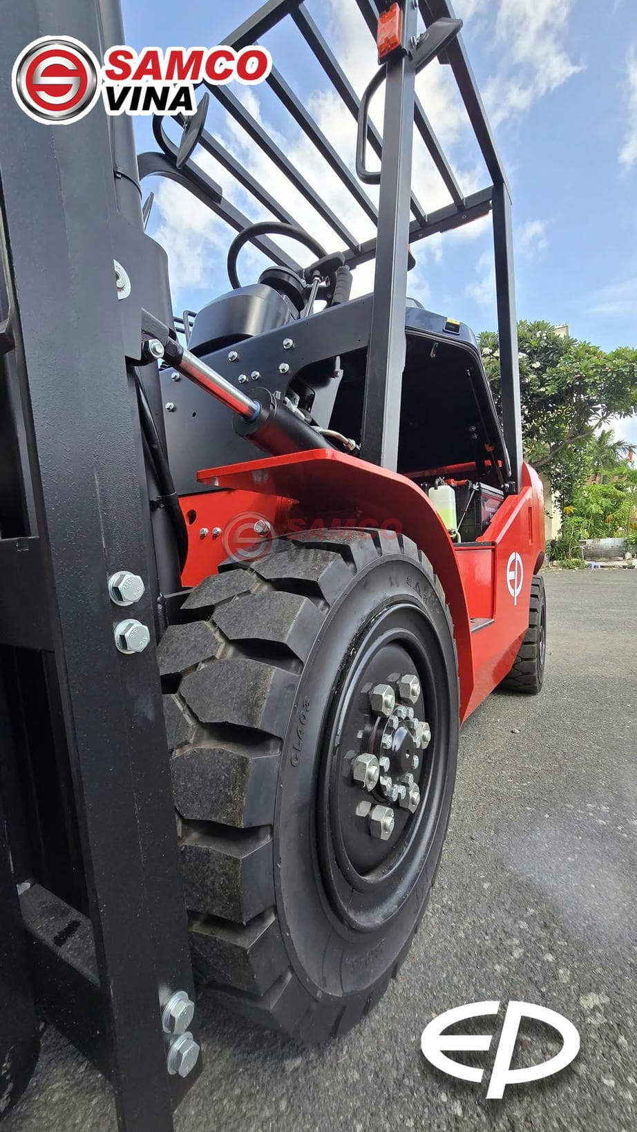 Bánh xe tải phía trước và xi lanh nghiêng khung nâng xe nâng dầu EP MAX-8 Series