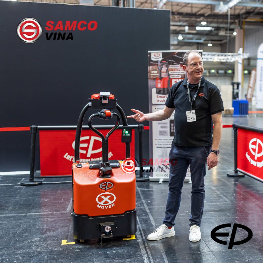 Chuyên gia Samco Vina hướng dẫn cấu tạo và tính năng robot nâng hàng tự động AGV EP EXP15