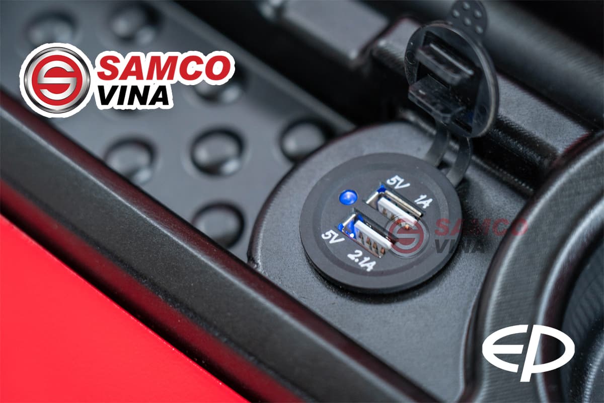 Cổng sạc điện thoại USB tiện lợi tích hợp sẵn trên xe nâng điện stacker mini EP ESA121-M