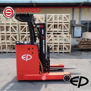 Góc nhìn ngang bên hông xe nâng điện đứng lái EP CQD20LB Pin Lithium.