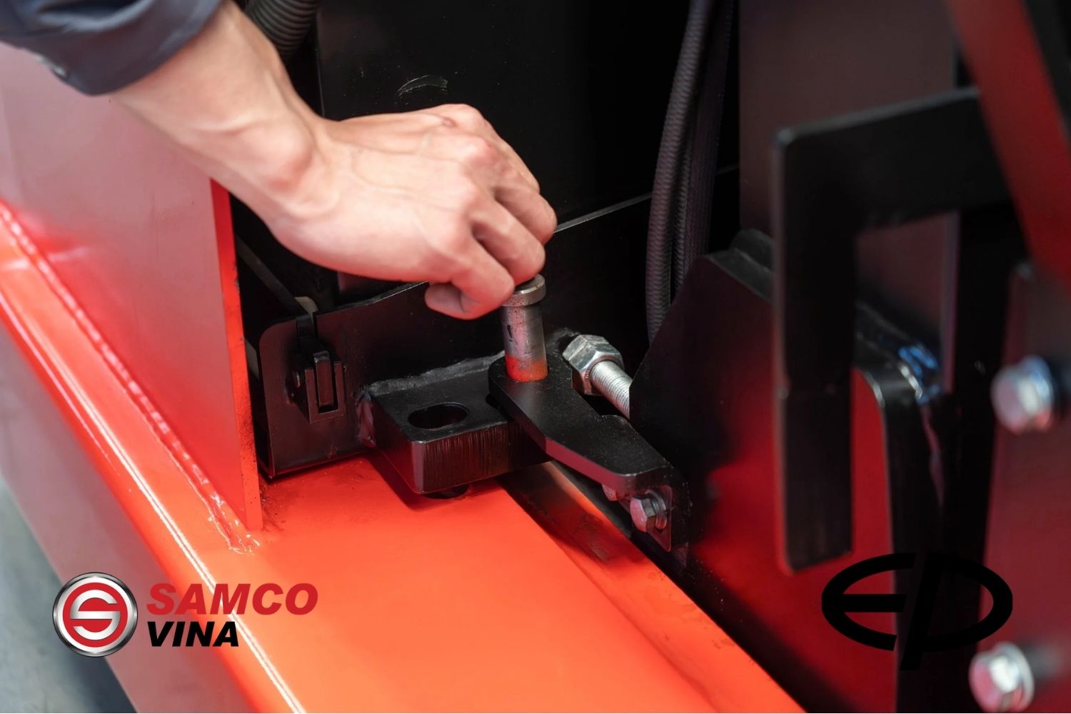 Xe nâng điện đứng lái MAX EP CQD18S2 ( 1.8 tấn ) – Pin Lithium