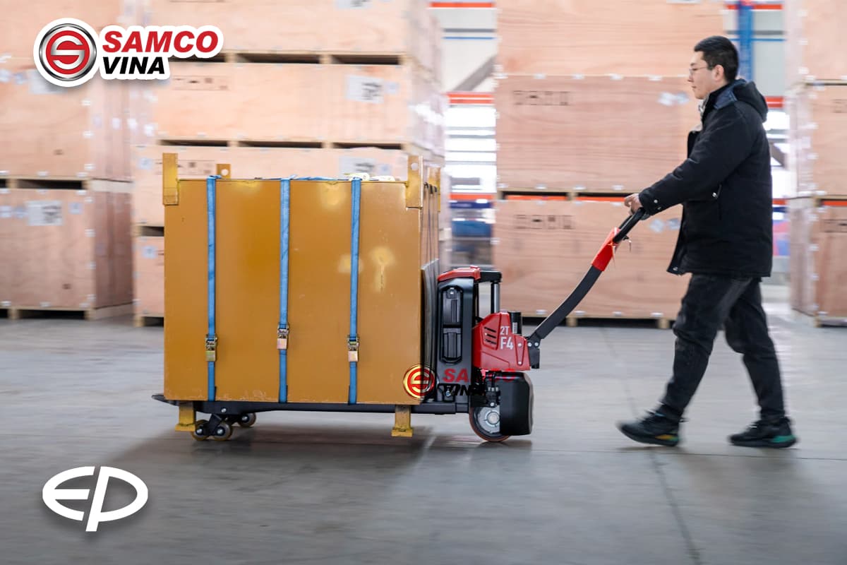 Vận hành xe nâng tay điện MINI EP F4 201 kéo hàng nặng